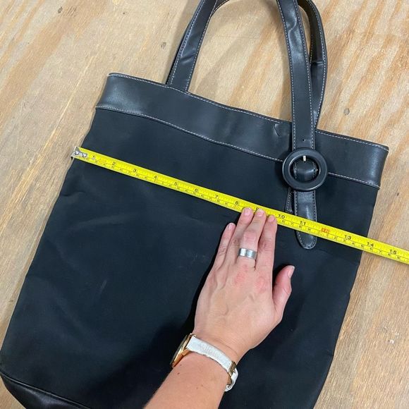 Givenchy ‘Bond’ Black Shopper Bag with Logo - Picture 13 of 13
